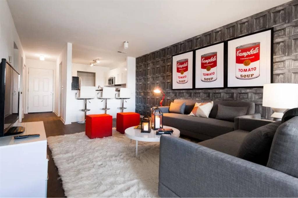 Looking for female roommate