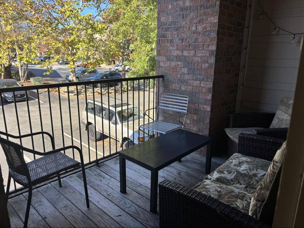 DECEMBER b room Sublease