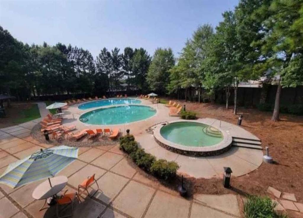 DECEMBER b room Sublease