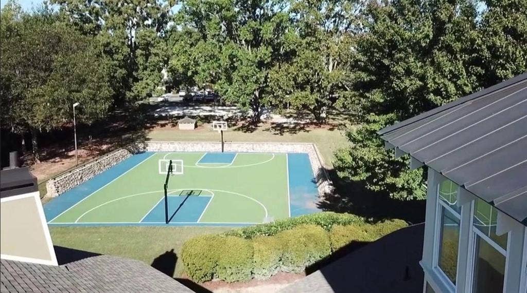 DECEMBER b room Sublease