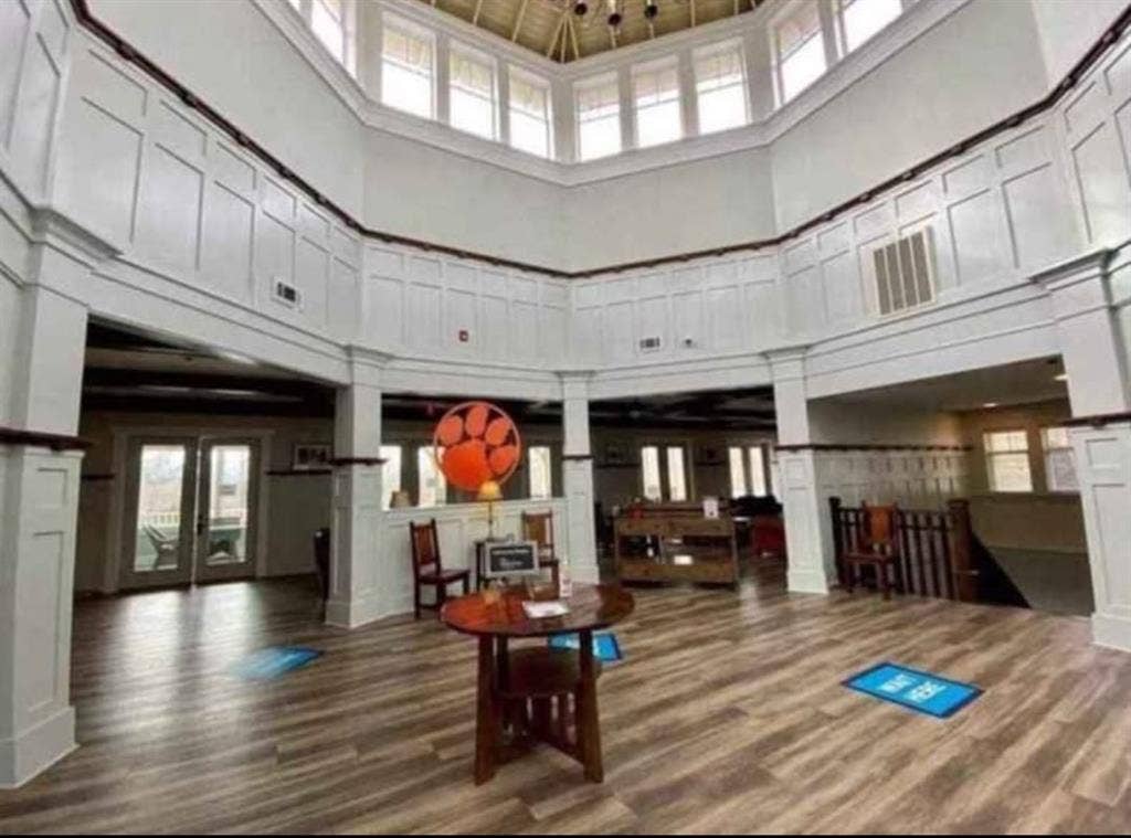 DECEMBER b room Sublease