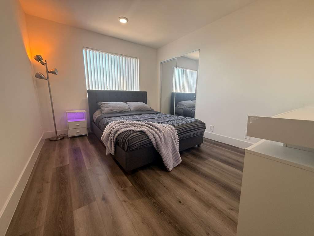 🌴 Private Room in East Hollywood🌆