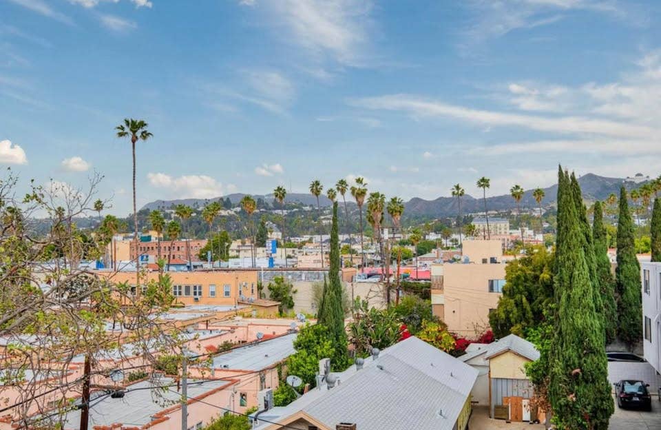 🌴 Private Room in East Hollywood🌆