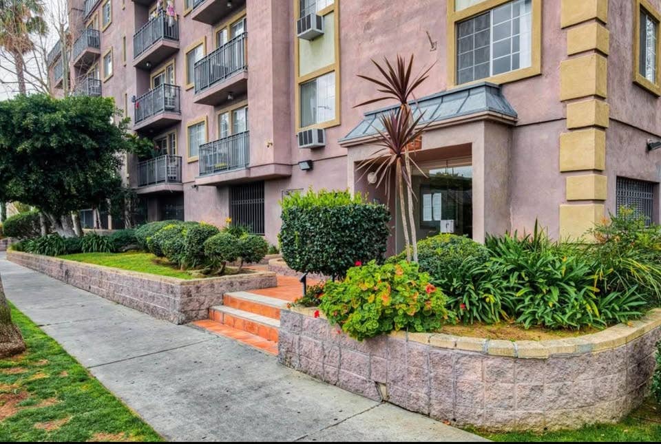 🌴 Private Room in East Hollywood🌆