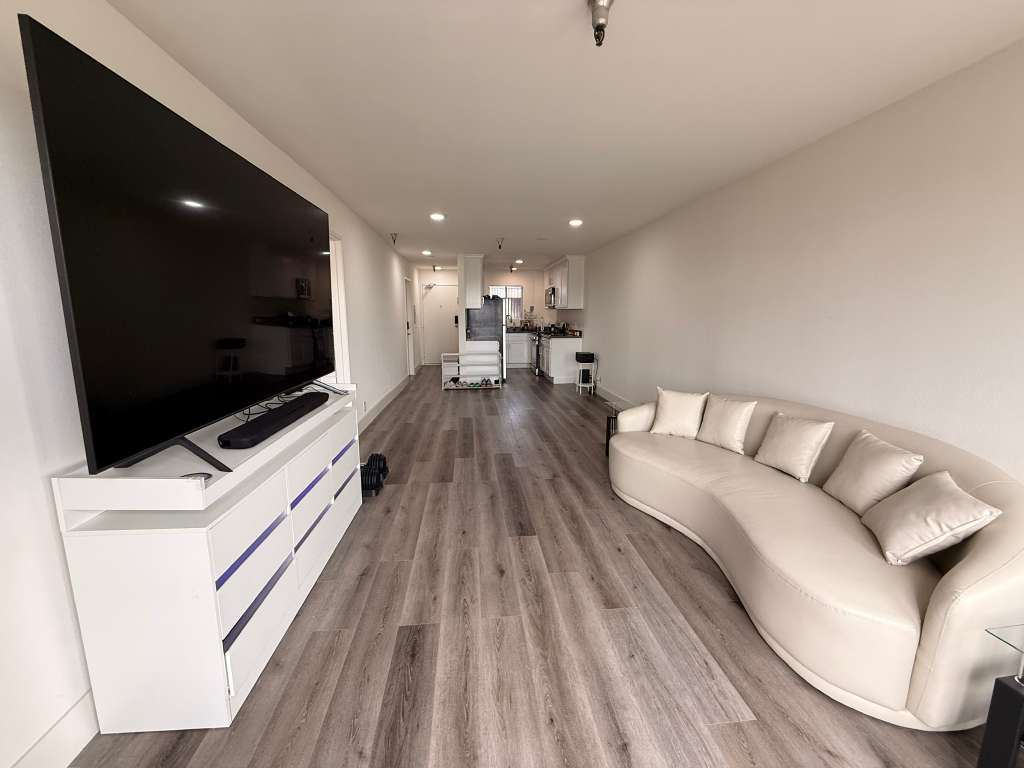 🌴 Private Room in East Hollywood🌆