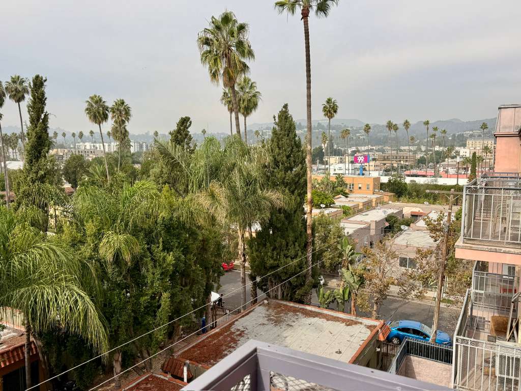 🌴 Private Room in East Hollywood🌆