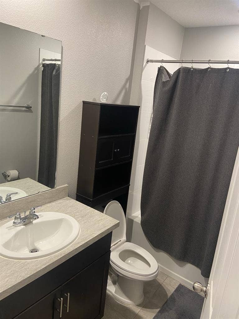 Quite and peaceful neighborhood .