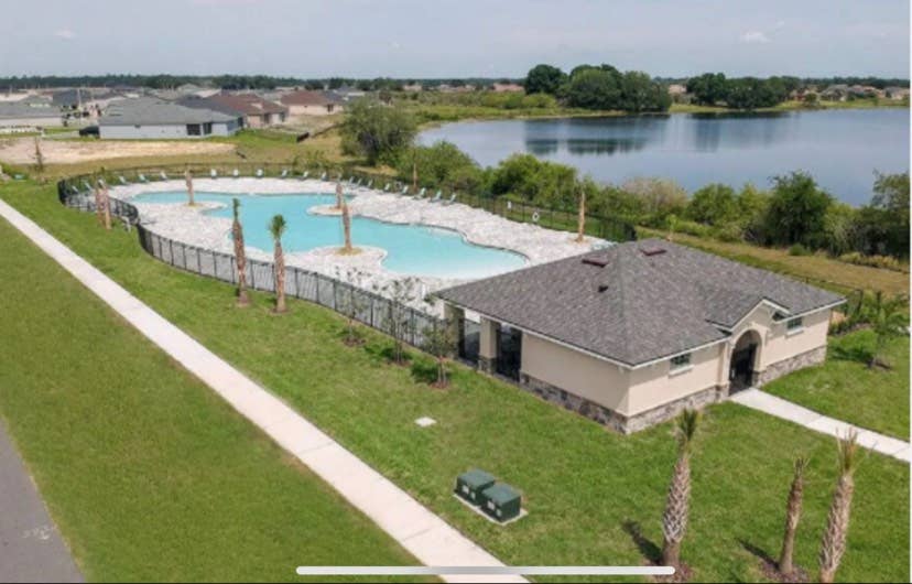 Quite and peaceful neighborhood .