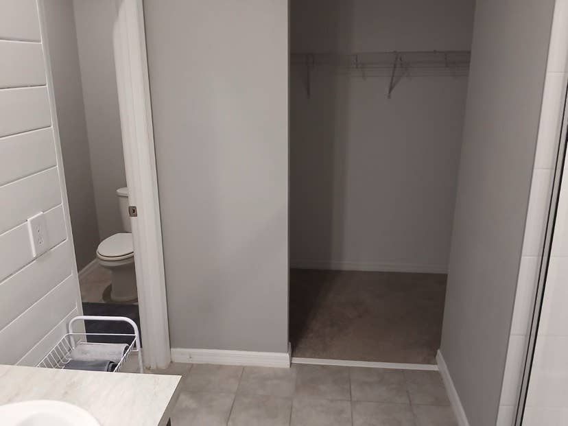 Quite and peaceful neighborhood .