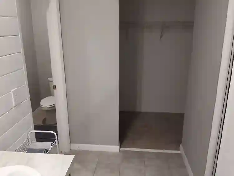 Quite and peaceful neighborhood .