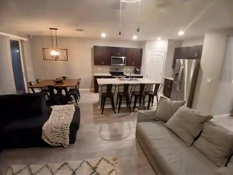 Quite and peaceful neighborhood .