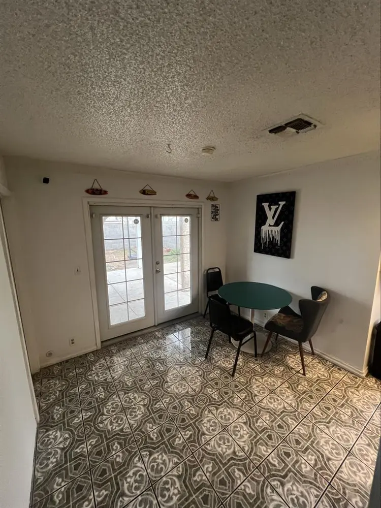 Private room for rent !