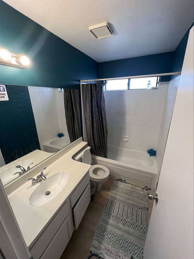 Private room for rent !