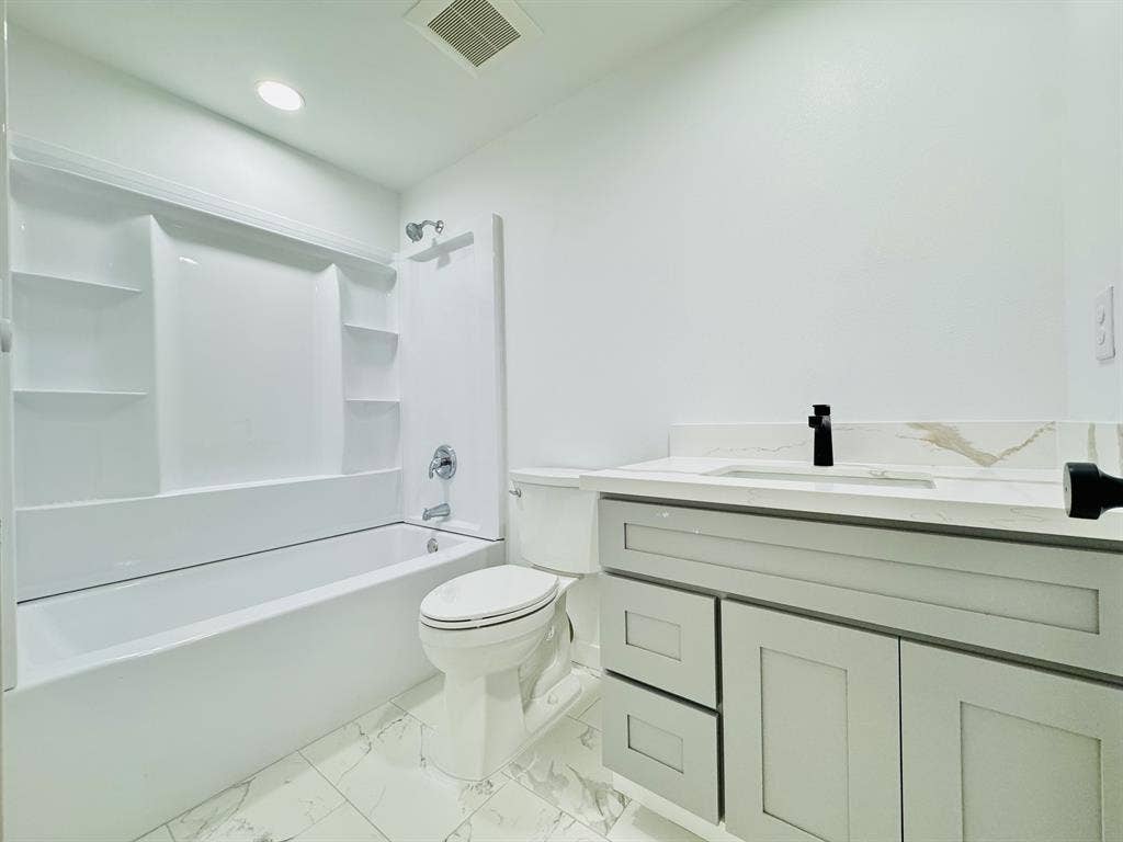 Brandnew apartment in Bothell