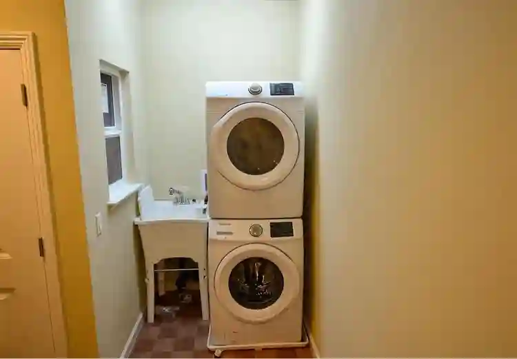 Spacious 1 Bedroom and 1 Bathroom