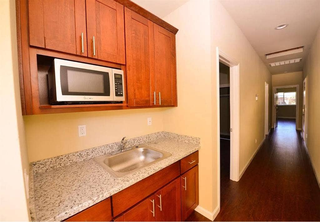 Spacious 1 Bedroom and 1 Bathroom