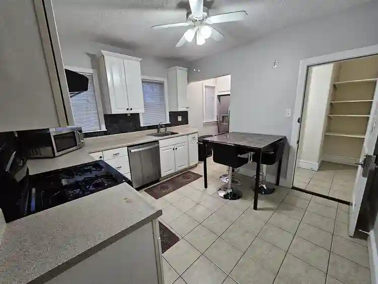 ONE Private ROOM $ (Inc all bills)