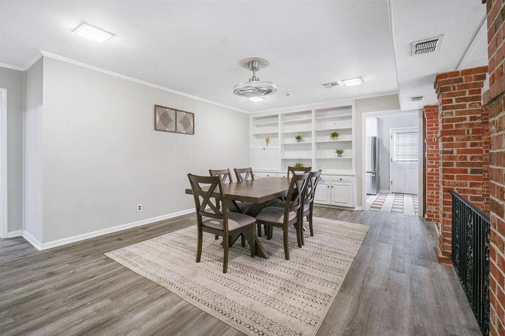 7 BR in Montgomery