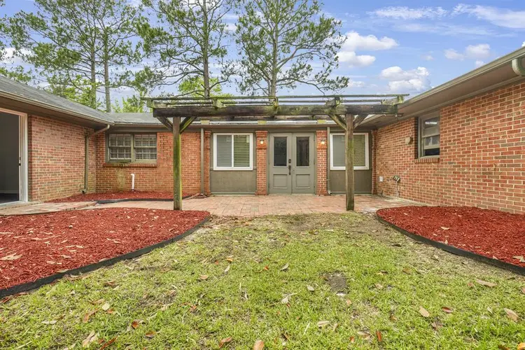 7 BR in Montgomery