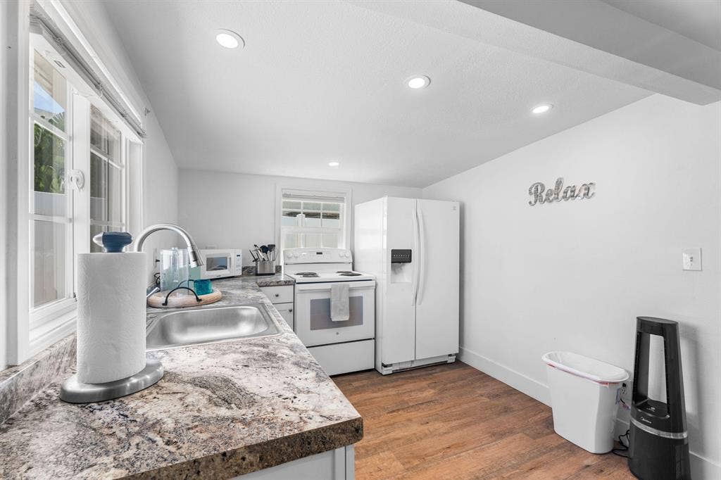 7 BR in Huntington Beach