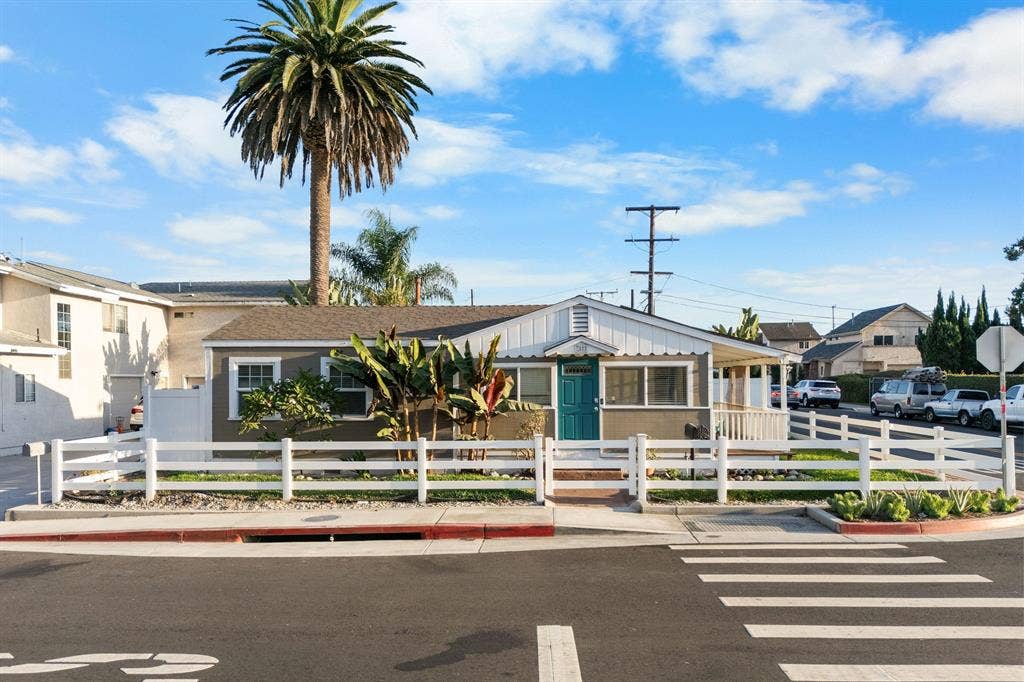 7 BR in Huntington Beach