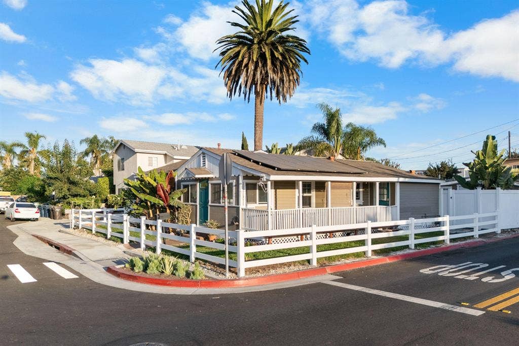 7 BR in Huntington Beach