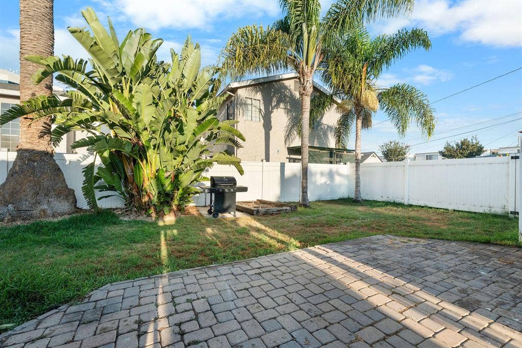 7 BR in Huntington Beach