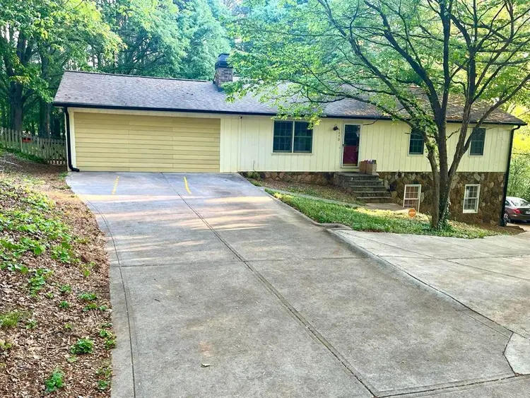 5 BR in Lilburn