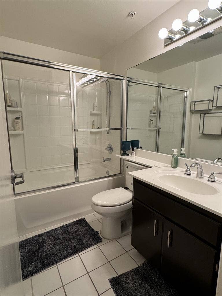 Furnished Bedroom in Luxury BA