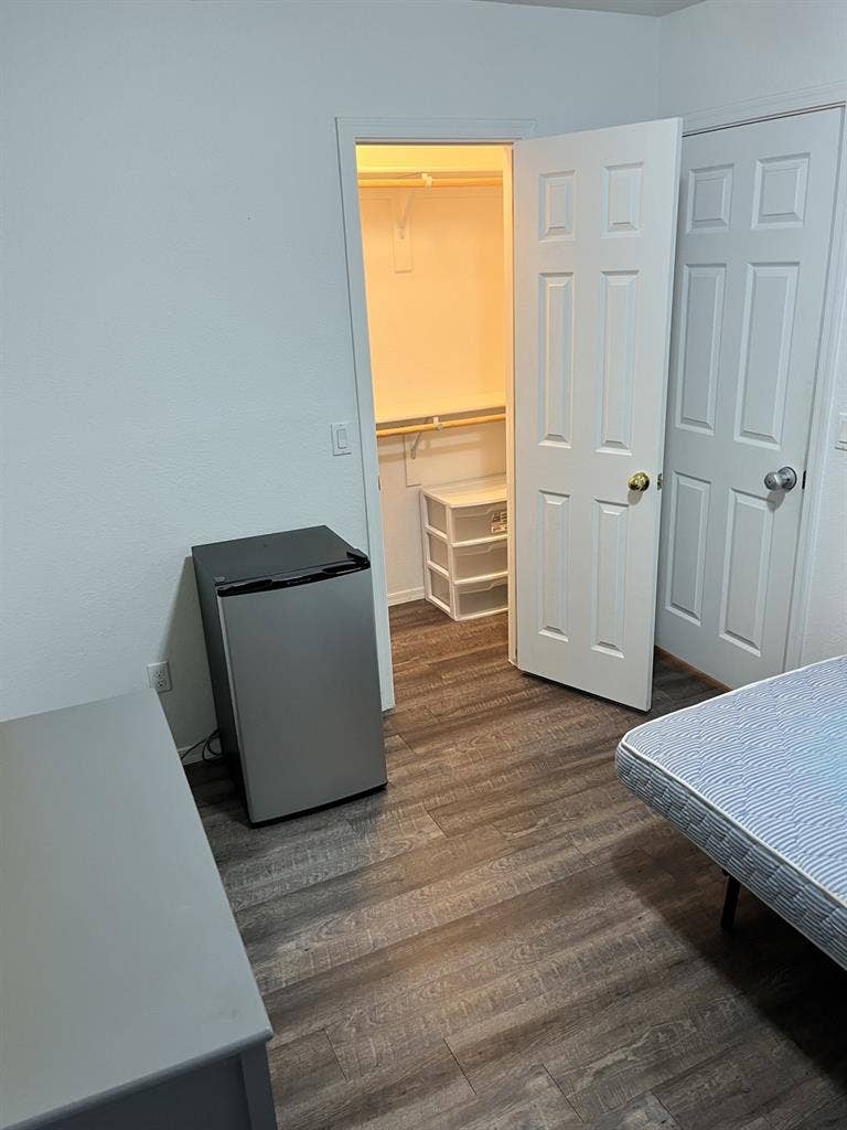 Private Room with Shared Bath