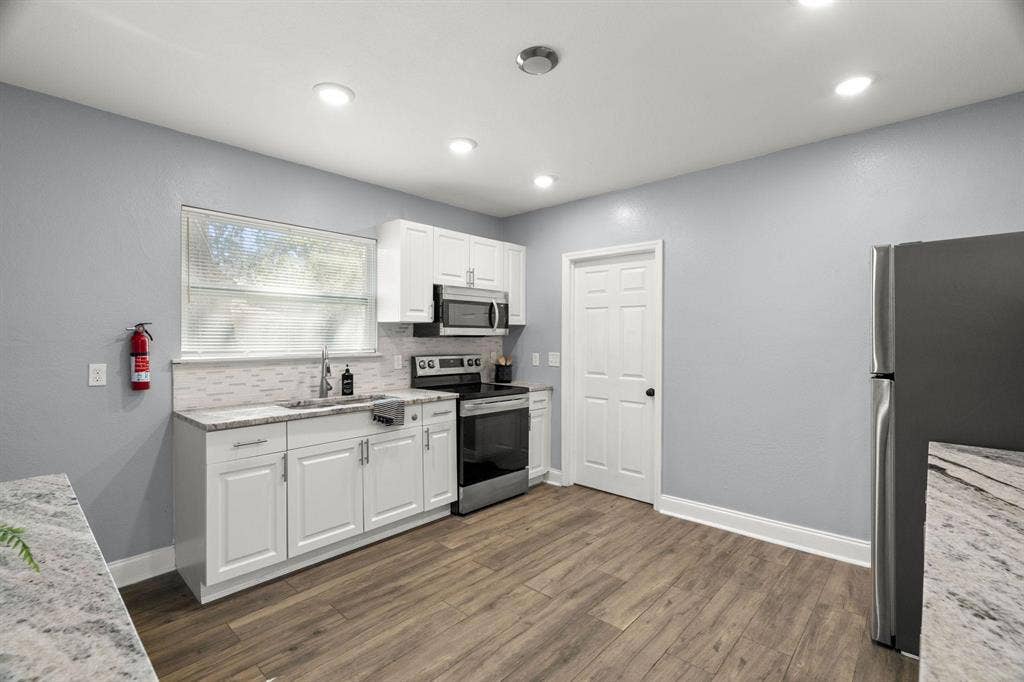 6 BR in St. Petersburg