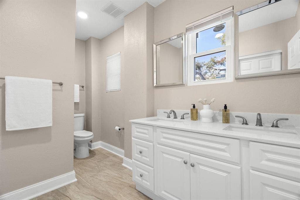 6 BR in St. Petersburg