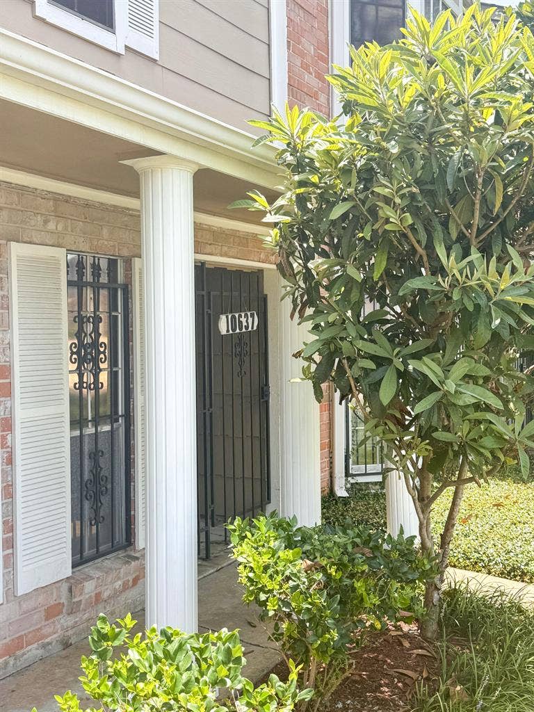 2 BR in Houston