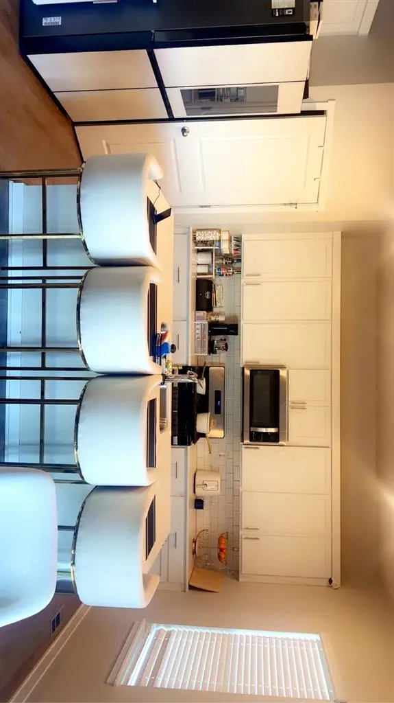 Rooms and public space