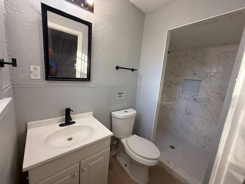 9 BR in Houston
