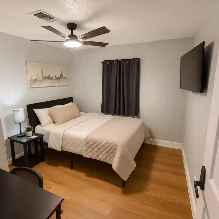 9 BR in Houston