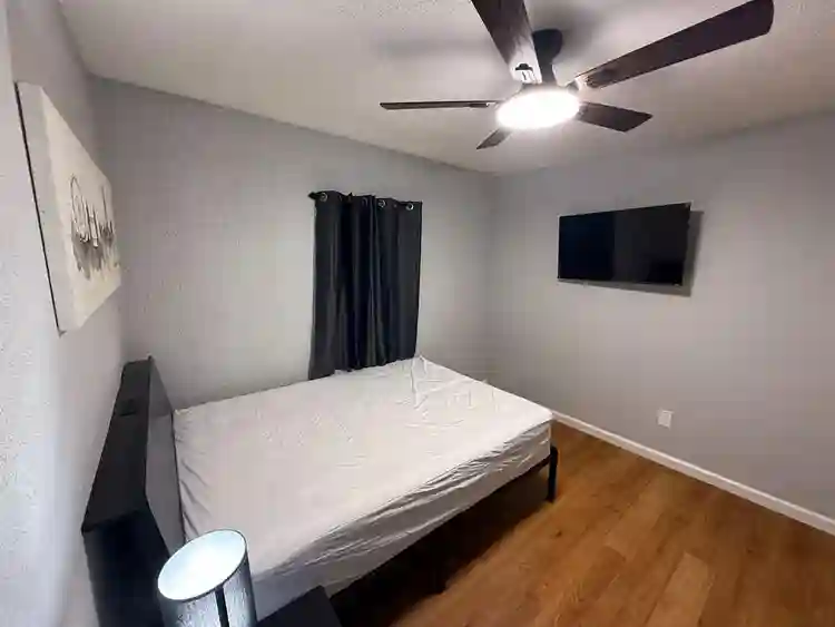 9 BR in Houston
