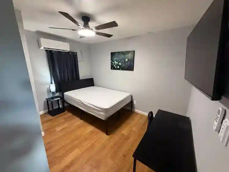 9 BR in Houston