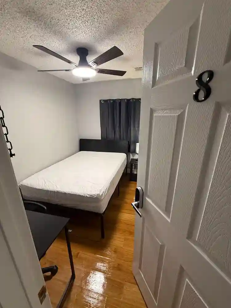 9 BR in Houston