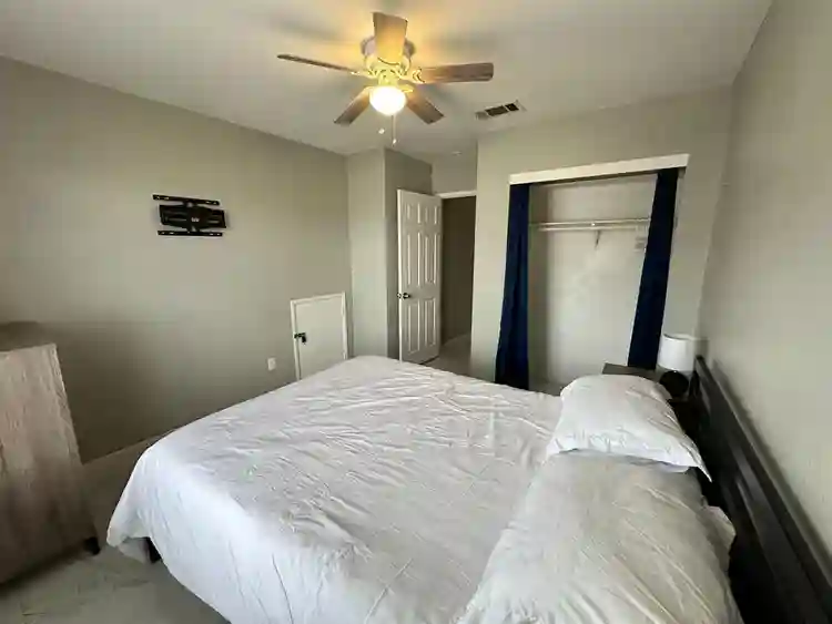 3 BR in Henderson