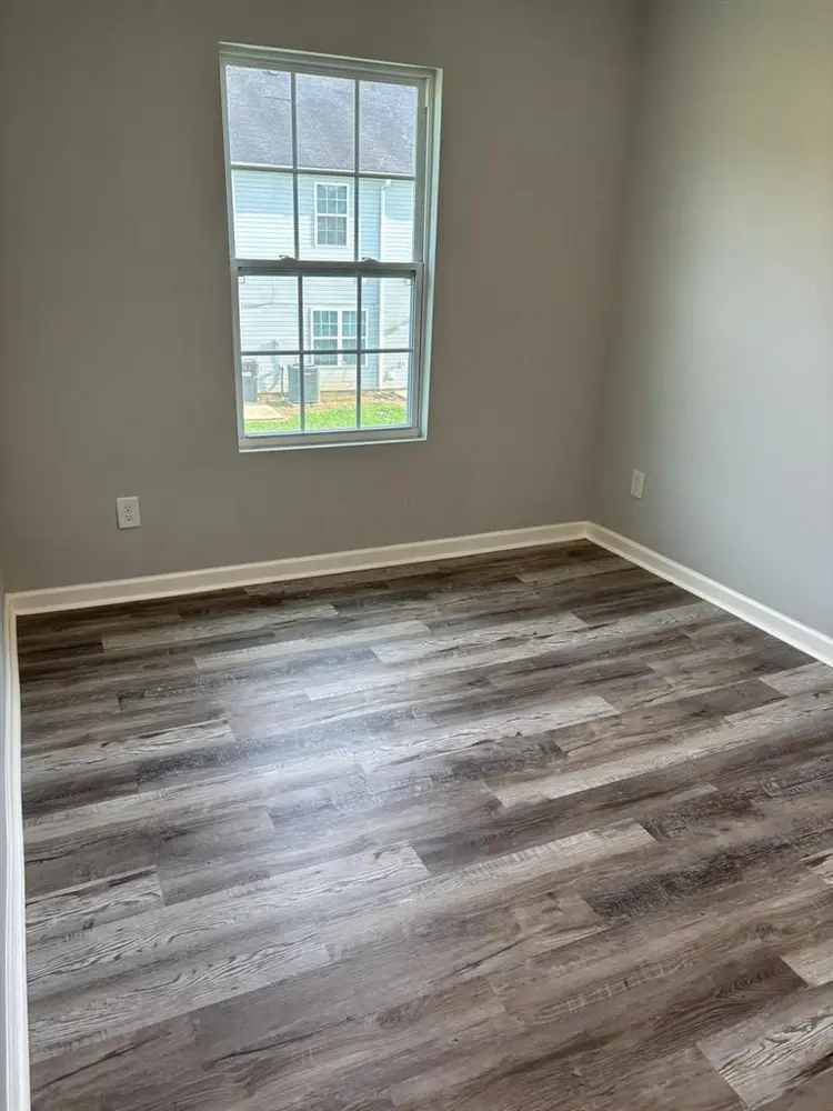 Unfurnished room for rent