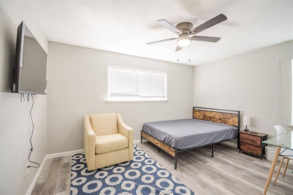9 BR in Dallas