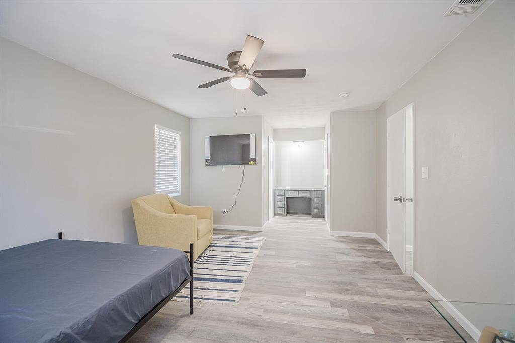 9 BR in Dallas