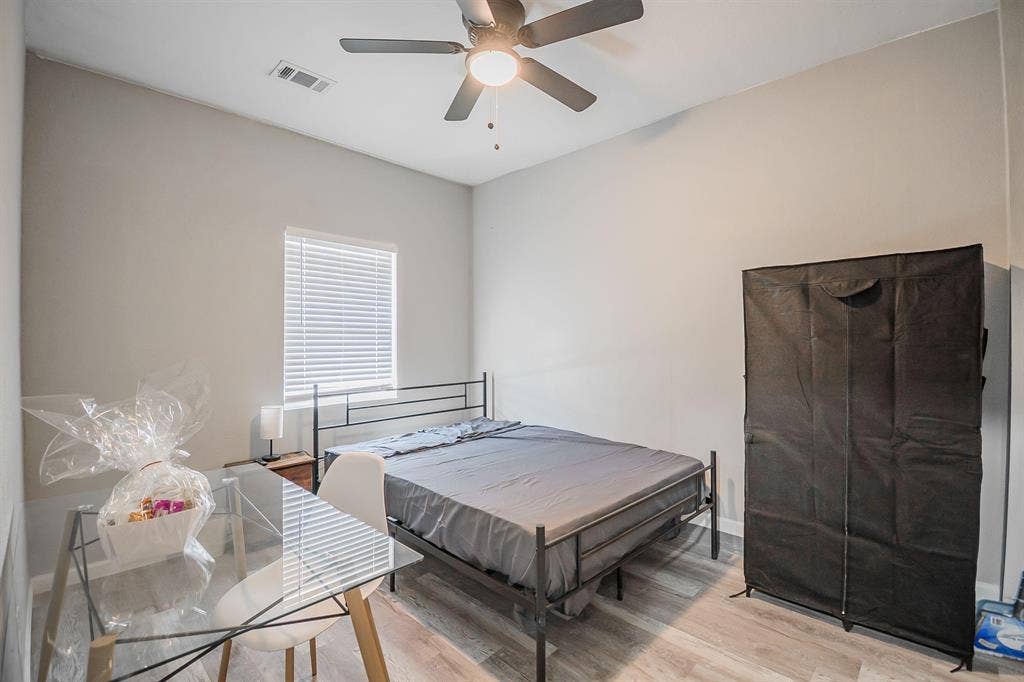 9 BR in Dallas