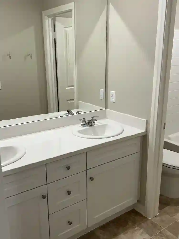 Private br & Shared bth near UCR