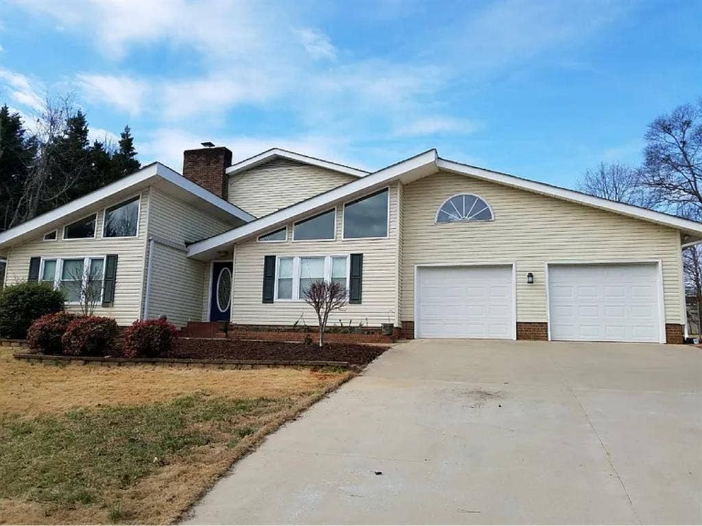 Room to rent in spacious housee