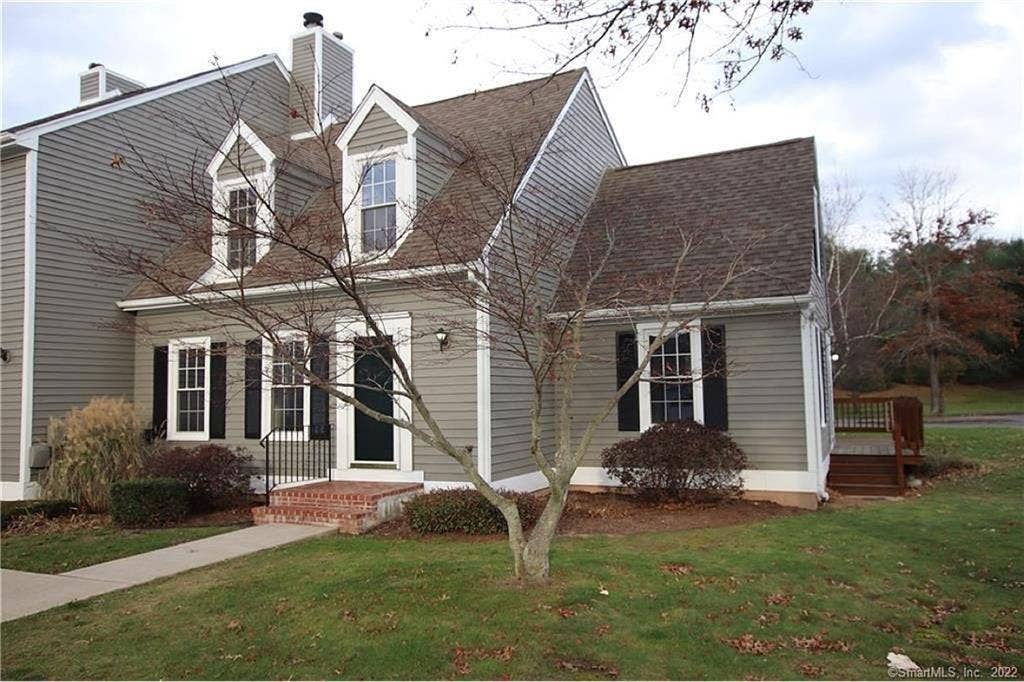 ROOM FOR RENT SECOND FLOOR