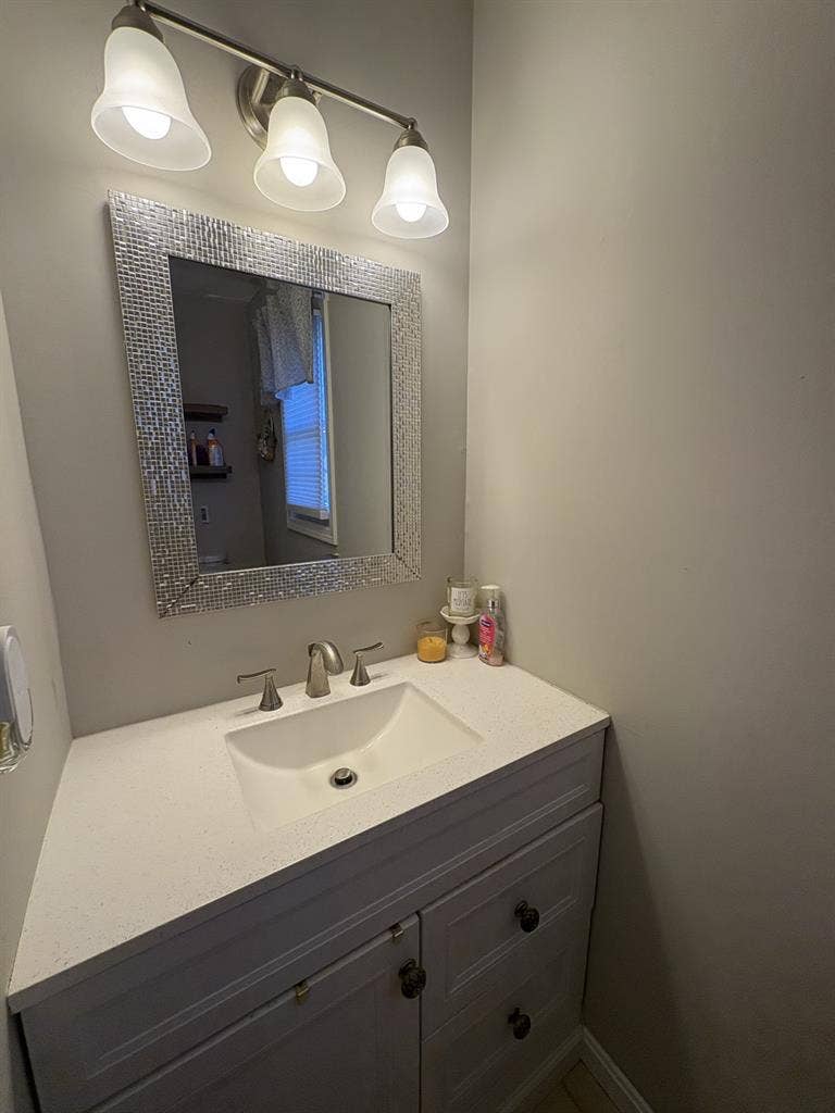 ROOM FOR RENT SECOND FLOOR