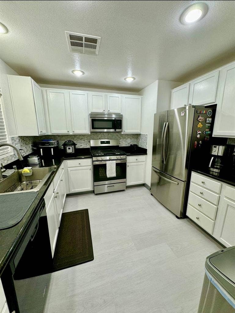 Room for Rent in Vegas! $