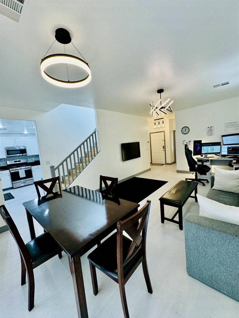 Room for Rent in Vegas! $